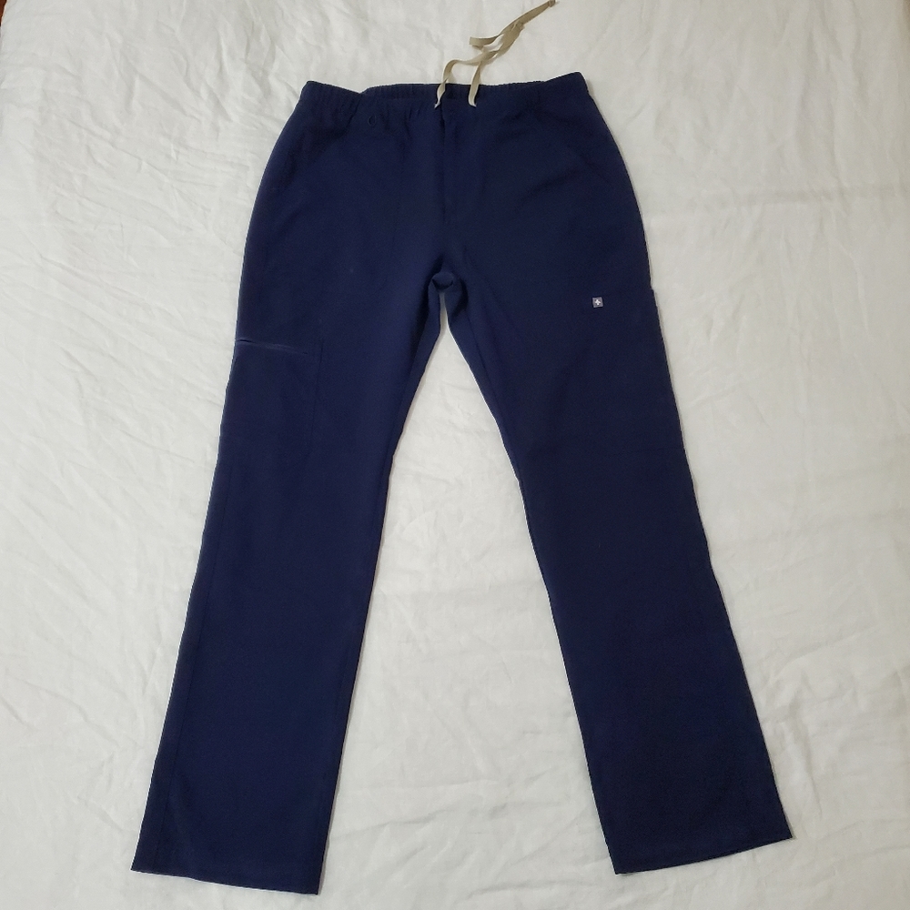 Figs Men's Cairo™ Cargo Scrub Pants (Medium - Navy Blue)
